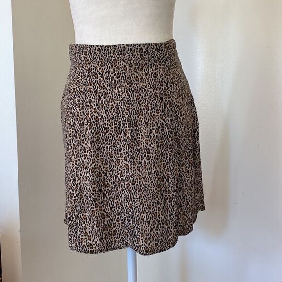 ASOS DESIGN button front mini skirt in leopard print Size 4 - Picture 6 of 10